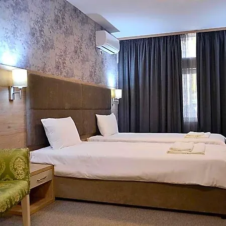 Hotel Hill *